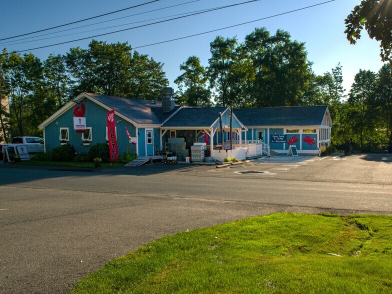 More Photos Of 8 South St, Ellsworth General Retail For Sale