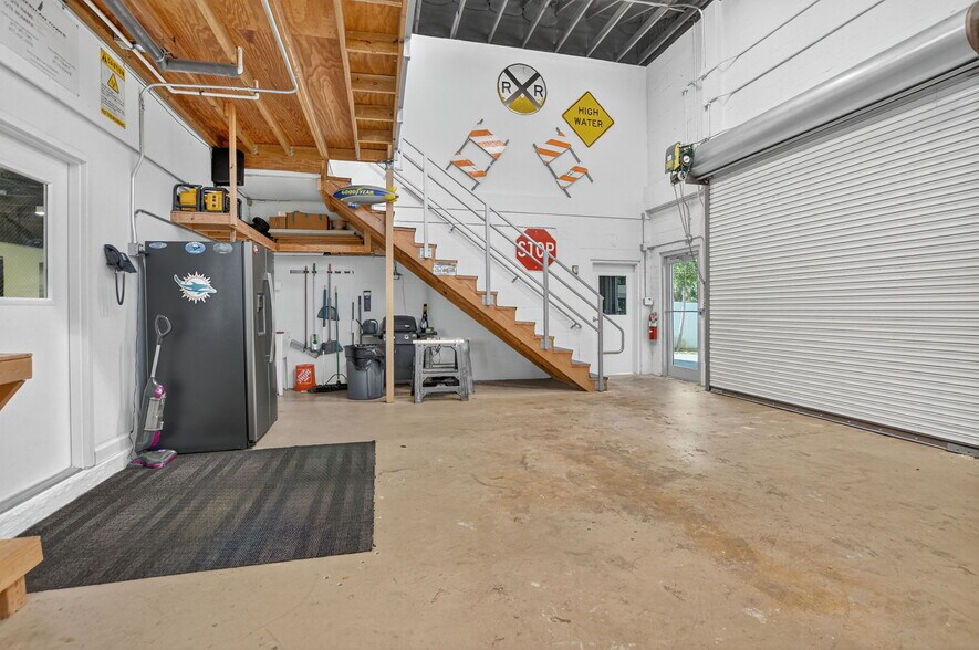 More Photos Of 442 NW 35th St, Boca Raton Office For Sale