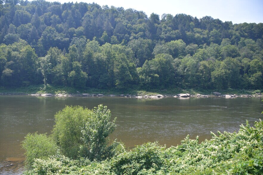 More Photos Of 714 River Ave, Emlenton Warehouse For Sale