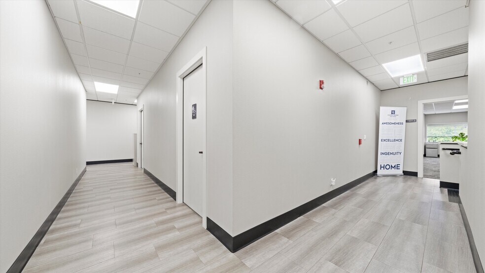 More Photos Of 8836 W Gage Blvd, Kennewick Office For Sale
