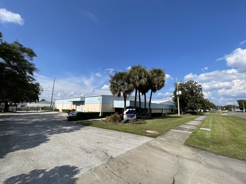 More Photos Of 3489 All American Blvd, Orlando Warehouse For Lease