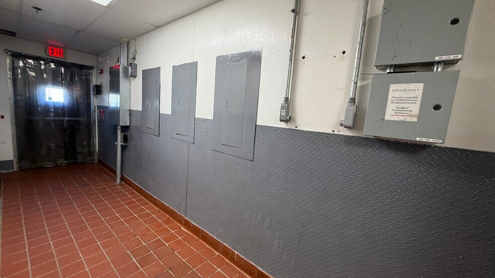 More Photos Of 2124-2162 Merrick Ave, Merrick Unknown For Lease