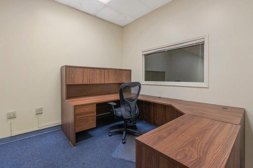 More Photos Of 91 Main St, Woodbridge Storefront For Lease