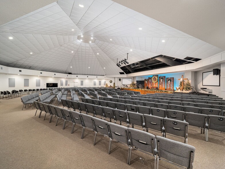 More Photos Of 6600 S Lakewoods Dr, Georgetown Specialty For Sale