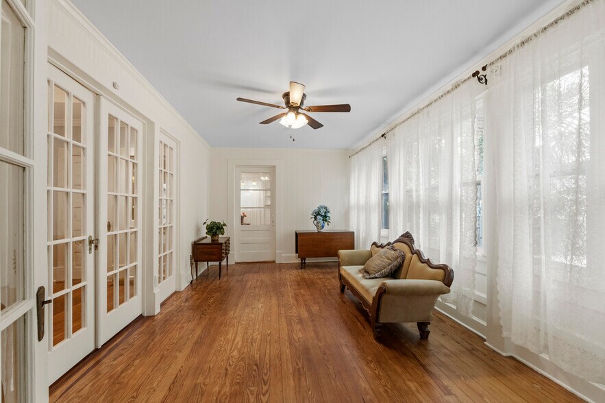 More Photos Of 1332 3rd Ave W, Bradenton Specialty For Sale