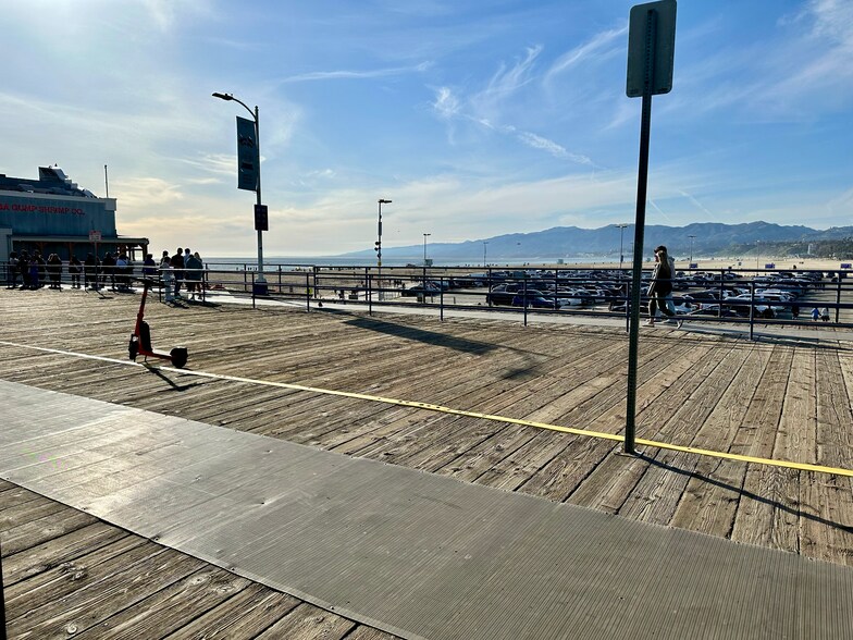 More Photos Of 256 Santa Monica Pier, Santa Monica General Retail For Lease