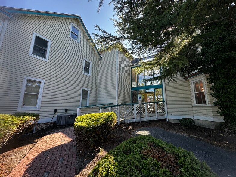 More Photos Of 599 Shore Rd, Somers Point Medical For Lease