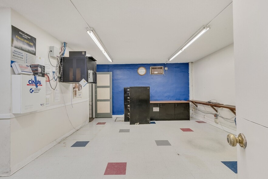 More Photos Of 4917 International Blvd, Oakland Freestanding For Sale