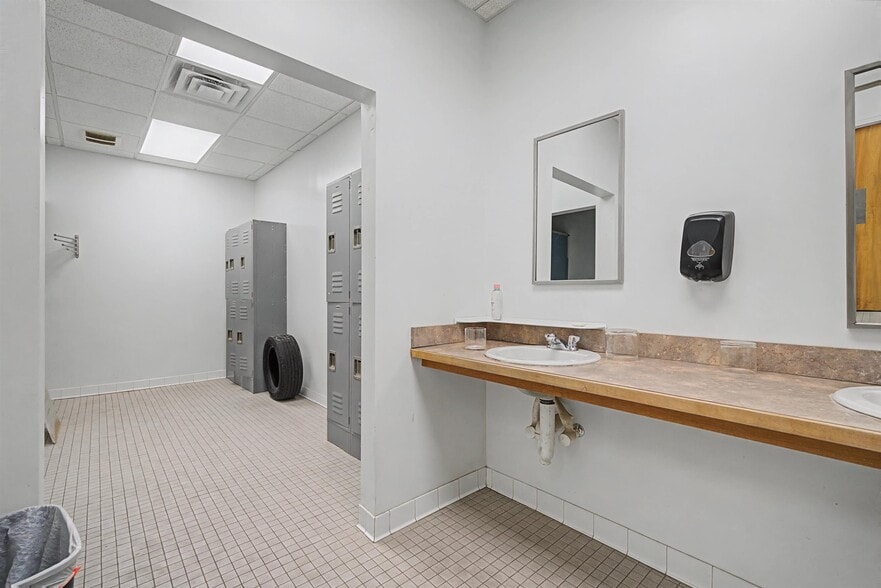 More Photos Of 688 Route 17K, Montgomery Warehouse For Lease