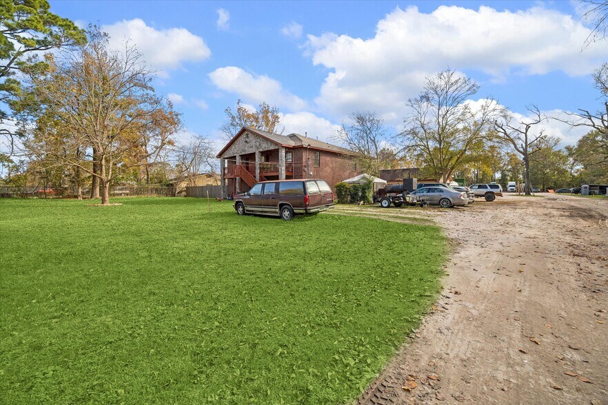 More Photos Of 9114 1/2 N Green River Dr, Houston Land For Sale