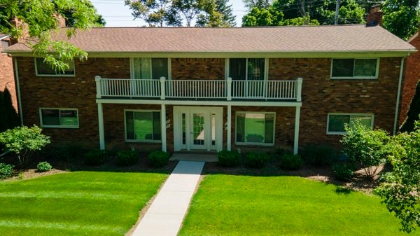 More Photos Of 516 Neff Ln, Grosse Pointe Apartments For Sale