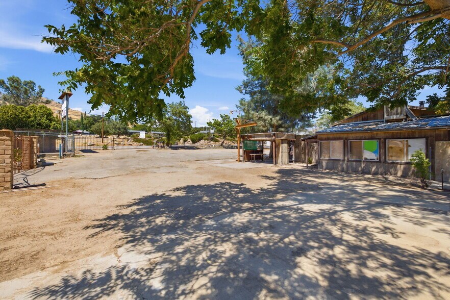 More Photos Of 1 Lakeview Dr, Wofford Heights Light Distribution For Sale