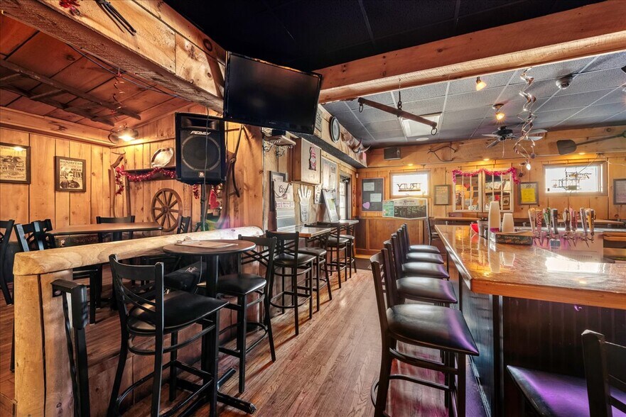 More Photos Of 750 Boulevard Ave, Dickson City Bar For Sale