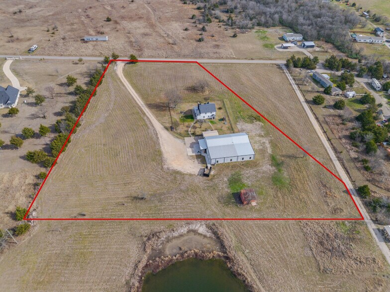 More Photos Of 1840 County Road 4309 N, Greenville Flex For Sale