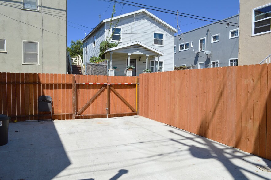 More Photos Of 435-437 W 11th St, Long Beach Apartments For Sale