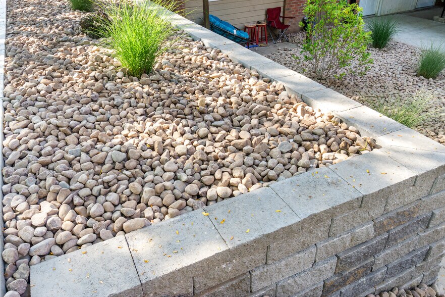 More Photos Of 101 Waldorf Pky, Syracuse Multifamily For Sale