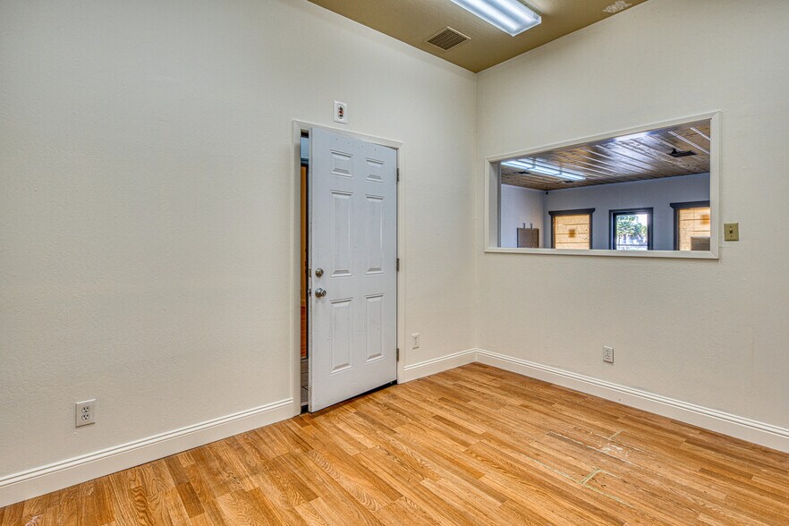 More Photos Of 729 S Main St, Salinas Office For Sale