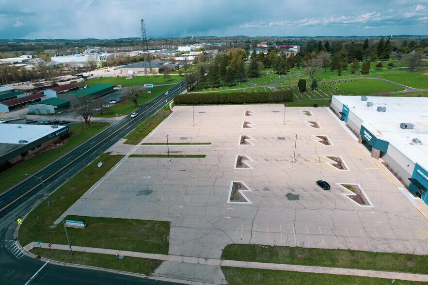 More Photos Of Lot 2 Janesville Ave, Fort Atkinson Land For Sale