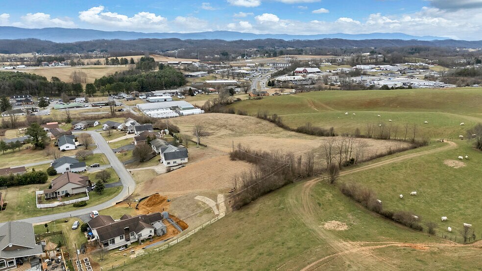 More Photos Of 973 W Main St, Abingdon Specialty For Sale