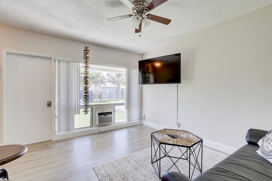 More Photos Of 741 Hibiscus Ave, Pompano Beach Apartments For Sale