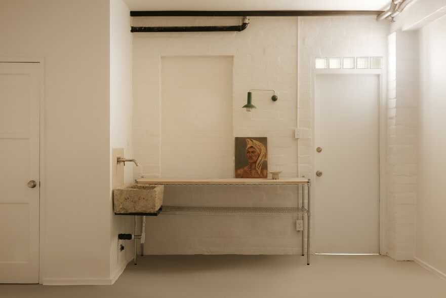 More Photos Of 2218 Pico Blvd, Santa Monica General Retail For Sale