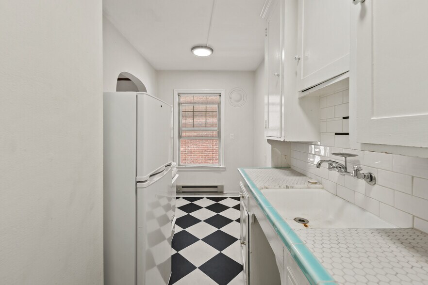 More Photos Of , Seattle Multifamily For Sale