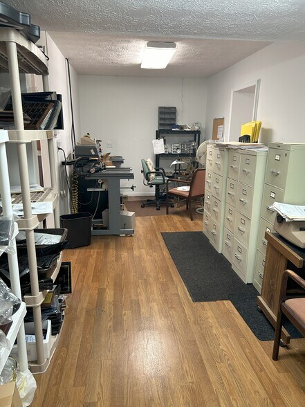 More Photos Of 848 S Cobb Dr, Marietta Storefront Retail Office For Sale