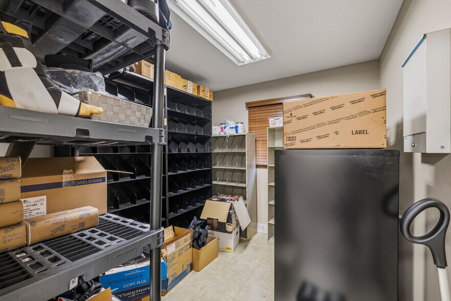 More Photos Of 690 Davison Rd, Lockport Office For Sale