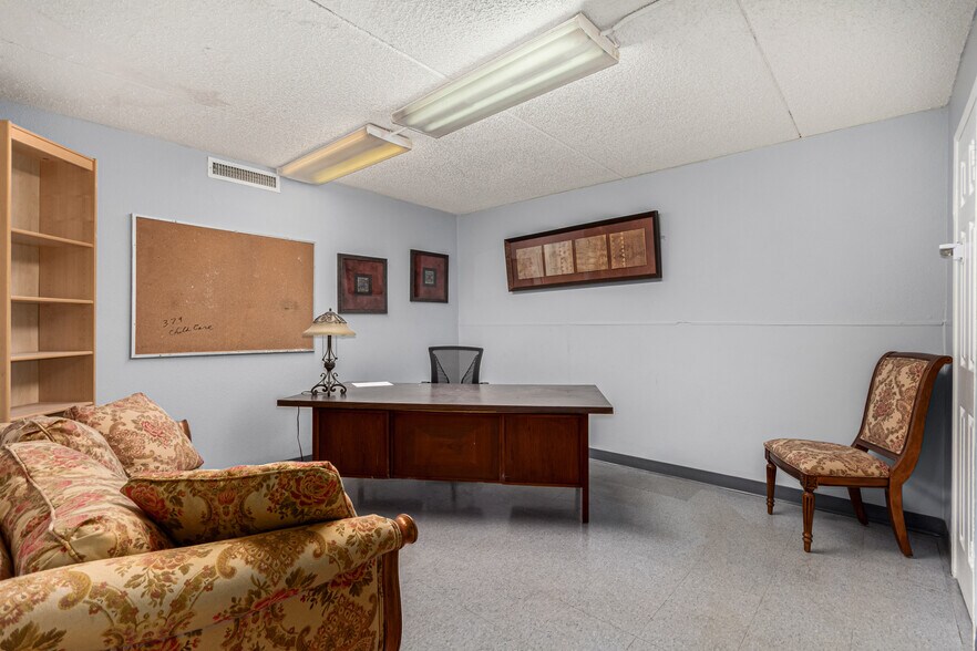 More Photos Of 5827 N 35th Ave, Phoenix Schools For Sale