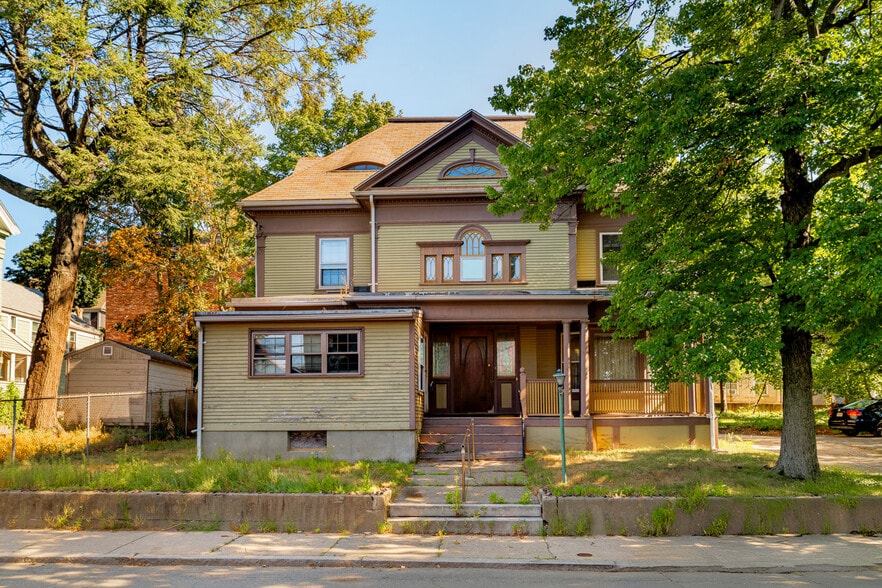 Primary Photo Of 17 Monmouth St, Somerville Apartments For Sale