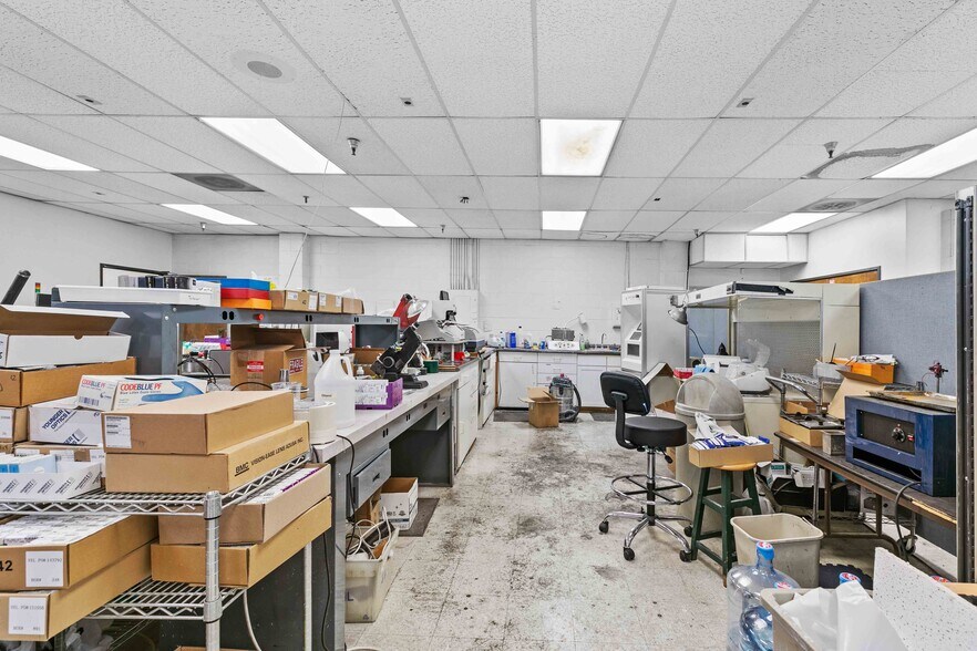 More Photos Of 9036 Winnetka Ave, Northridge Loft Creative Space For Lease