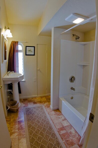 More Photos Of 1170 Rancho Robles Rd, Oracle Hotel For Sale