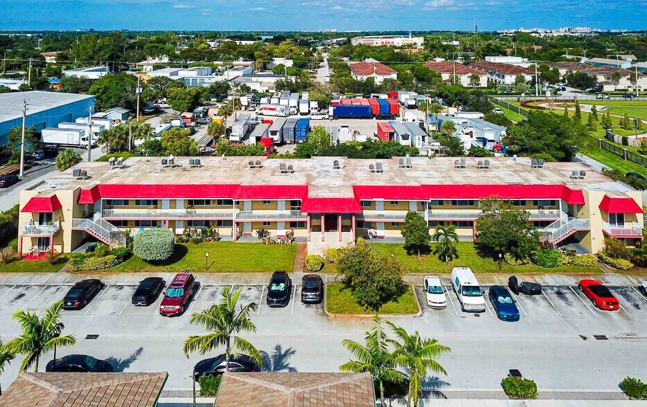 More Photos Of 155 SE 5th Ct, Deerfield Beach Apartments For Sale