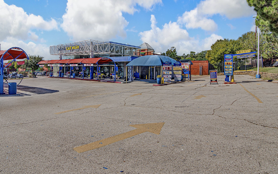 Primary Photo Of 4302 Little Rd, Arlington Carwash For Sale