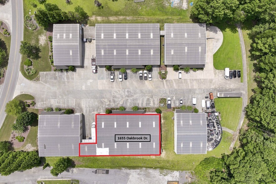 More Photos Of 1655 Oakbrook Dr, Gainesville Flex For Lease