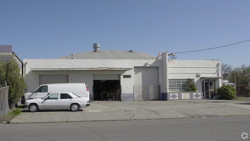 More Photos Of 2914 Poplar St, Oakland Manufacturing For Sale