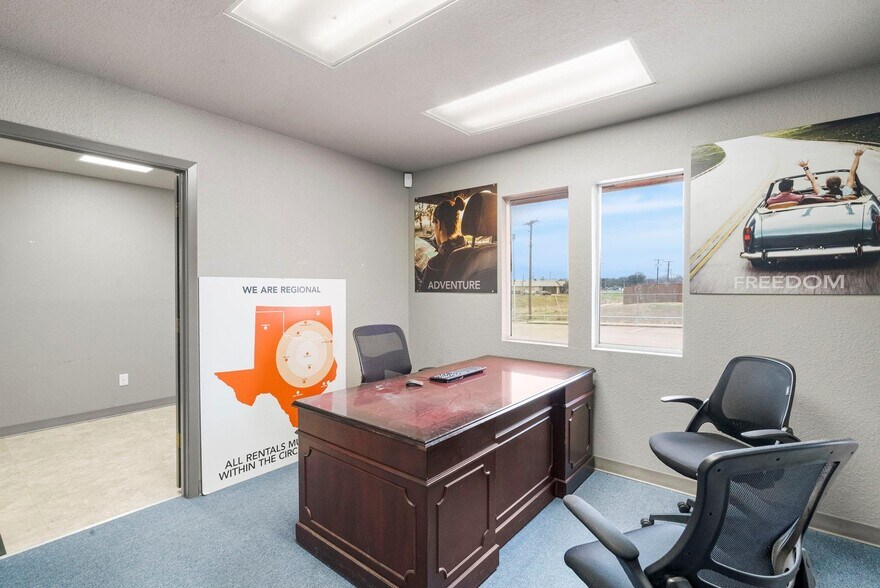 More Photos Of 240 Exchange St, Burleson Auto Dealership For Sale
