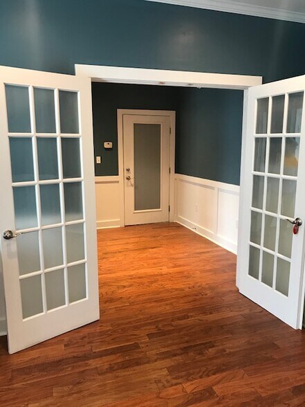 More Photos Of 29 Broad St, Berlin Office Residential For Sale