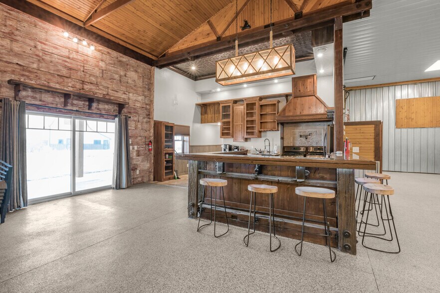 More Photos Of 90917 240th St, Austin Light Distribution For Sale