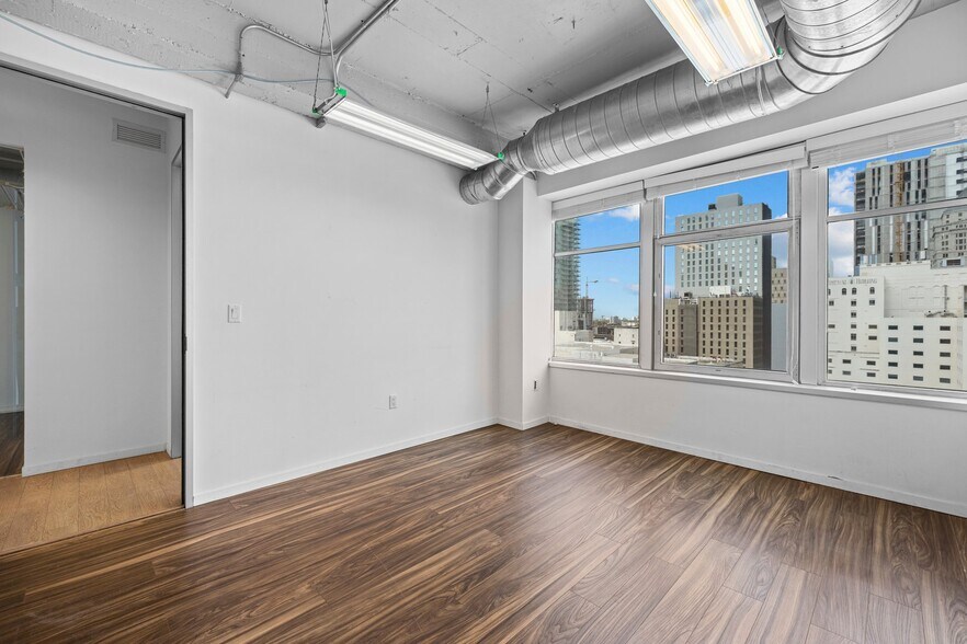 More Photos Of 14 NE 1st Ave, Miami Office For Sale