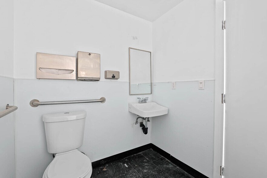 More Photos Of 5102-5108 Azusa Canyon Rd, Irwindale Unknown For Lease