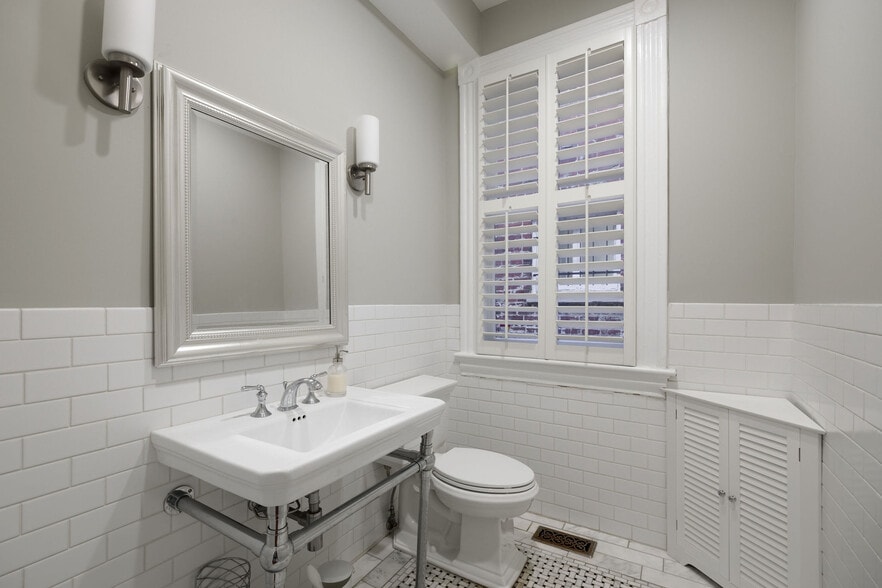 More Photos Of 5 S Adams St, Richmond Office For Sale