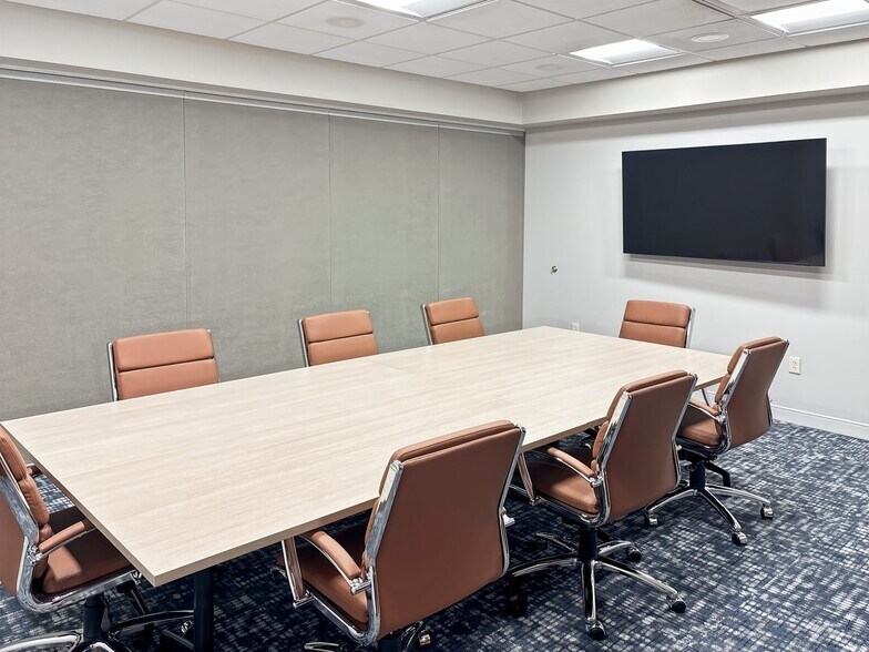 More Photos Of 1000 Essington Rd, Joliet Coworking Space