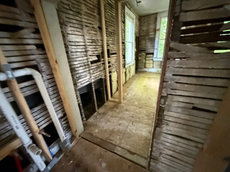 More Photos Of 2450 River Rd, Cincinnati Multifamily For Sale