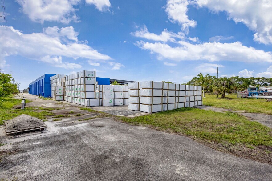 More Photos Of 7030 N Haverhill Rd, Riviera Beach Warehouse For Sale