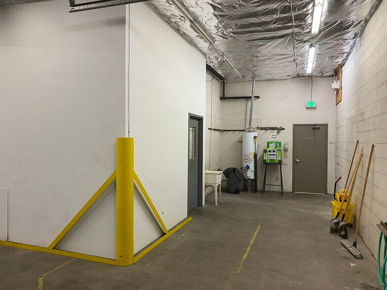 More Photos Of 951 Vallejo St, Denver Warehouse For Sale