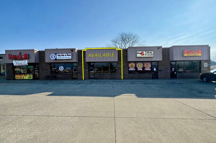 Primary Photo Of 3379-3395 Fort St, Wyandotte Storefront Retail Office For Sale