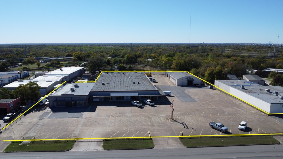 More Photos Of 5520 Military Pky, Dallas Industrial For Sale