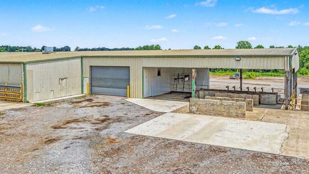 Primary Photo Of 288 Premium Dr, Central City Manufacturing For Sale