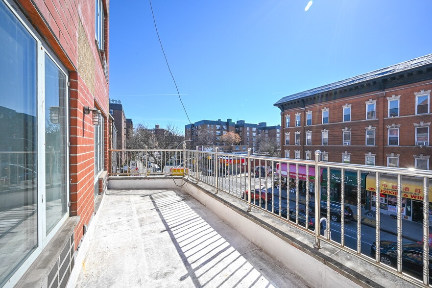 More Photos Of 83-17 Broadway, Elmhurst Apartments For Lease